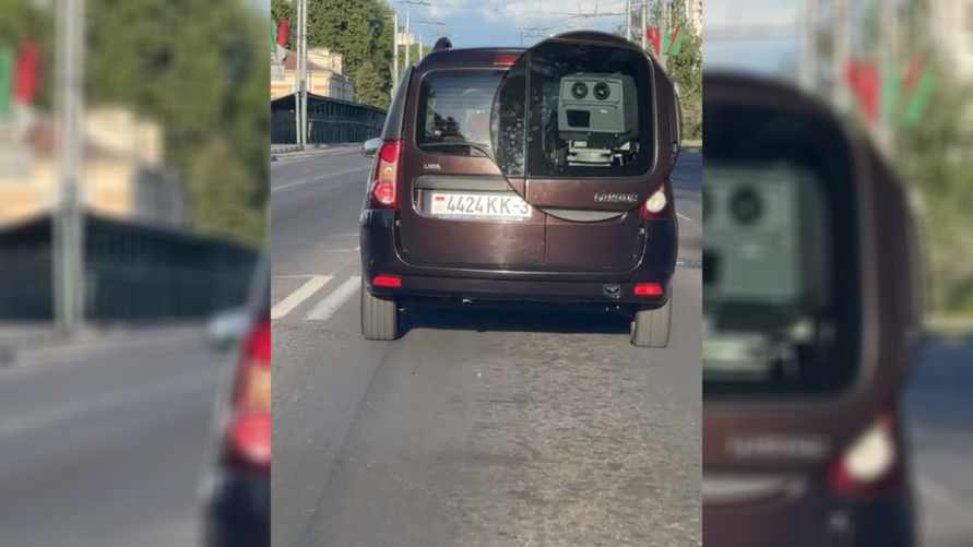 "Разве так можно по ПДД?" - Водитель показала на видео "робота" ГАИ, который снимает белорусов прямо на дорогах