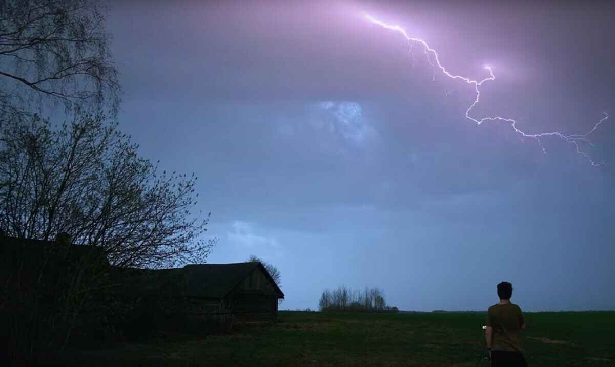 Скриншот видео youtube-канала "Охотники за штормами"