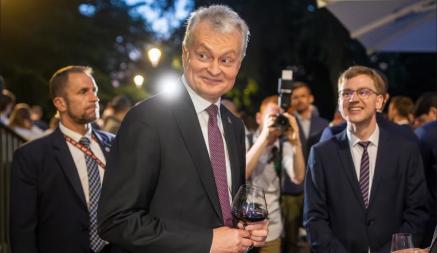 Науседа с большим отрывом победил на президентских выборах в Литве