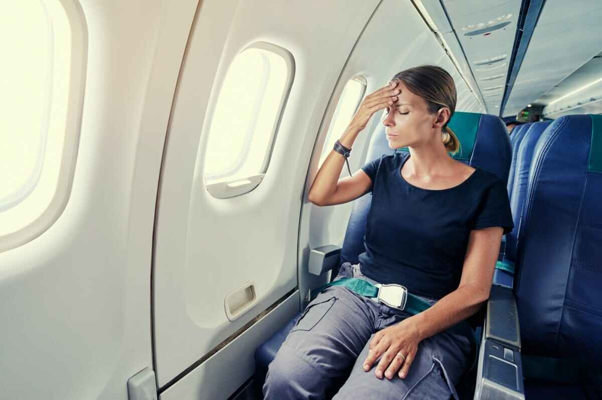 Когда стоит отменить перелёт? Эти симптомы могут усугубить ваше состояние во время полёта
