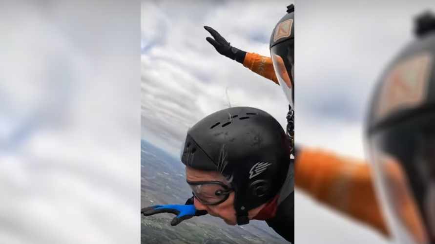 «Легендарный» 106-летний американец установил новый мировой рекорд по прыжкам с парашютом