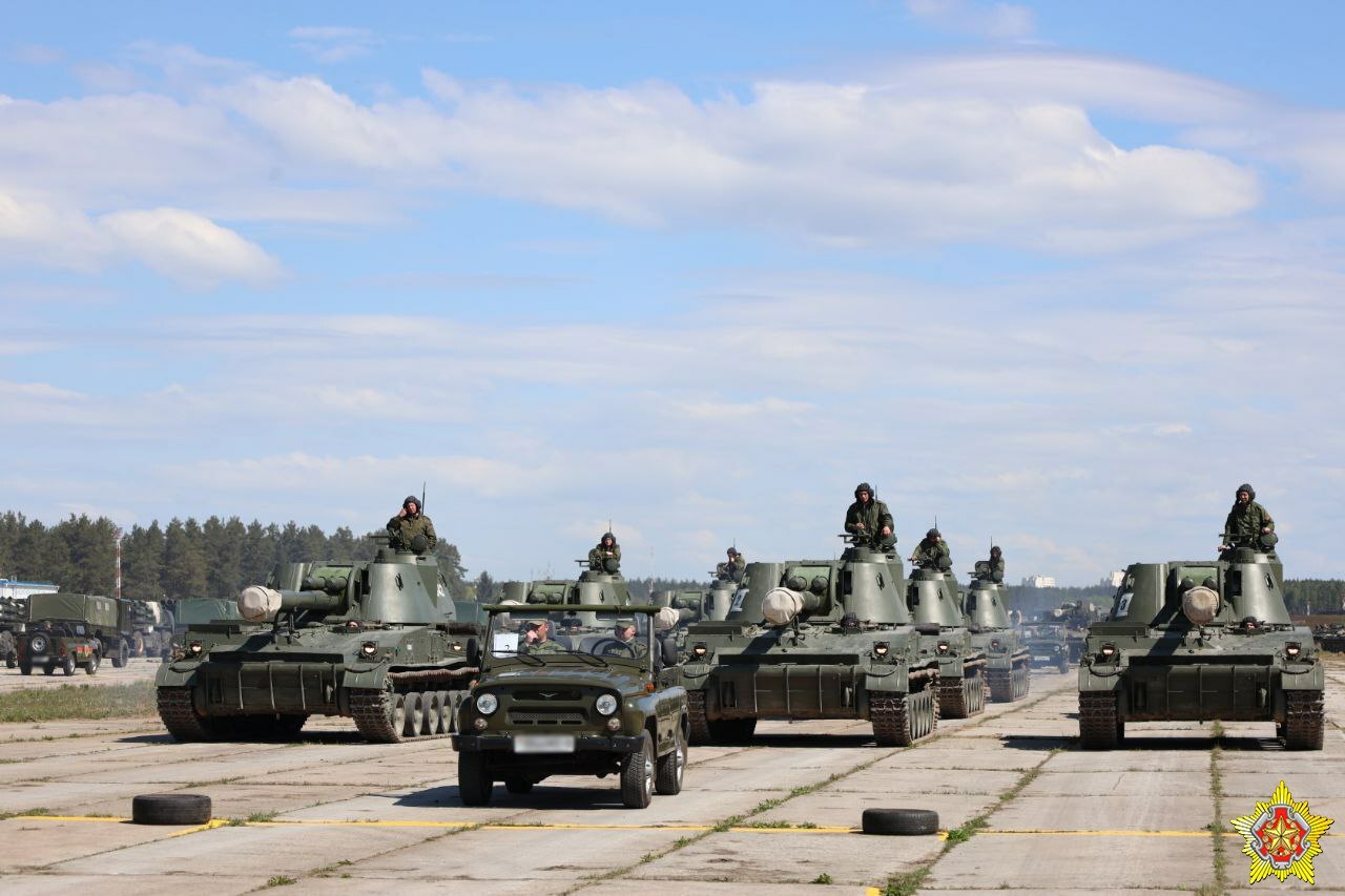 Минобороны пообещало впервые привезти на парад в Минске ракетные комплексы "Искандер-М"