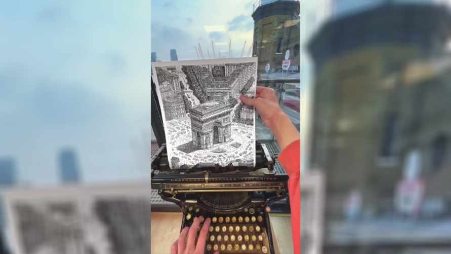 Британец собирает миллионы просмотров в TikTok картинами, написанными печатной машинкой. Как это выглядит?