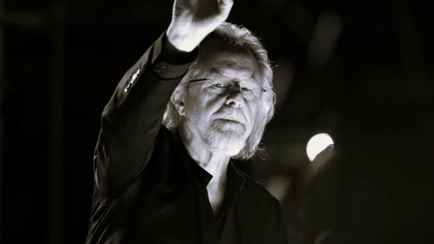 Умер композитор Качмарек, написавший музыку к фильму «Хатико: Самый верный друг»