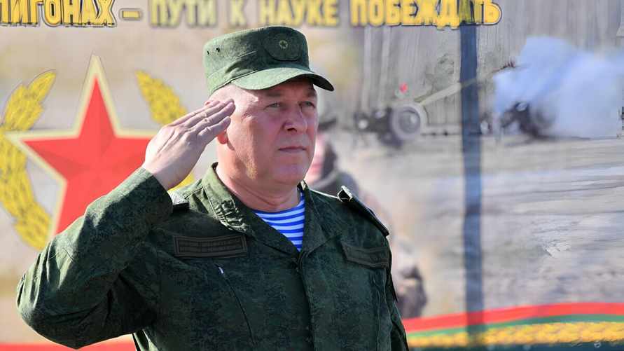 Лукашенко уволил Гулевича с должности начальника Генштаба Вооружённых сил Беларуси