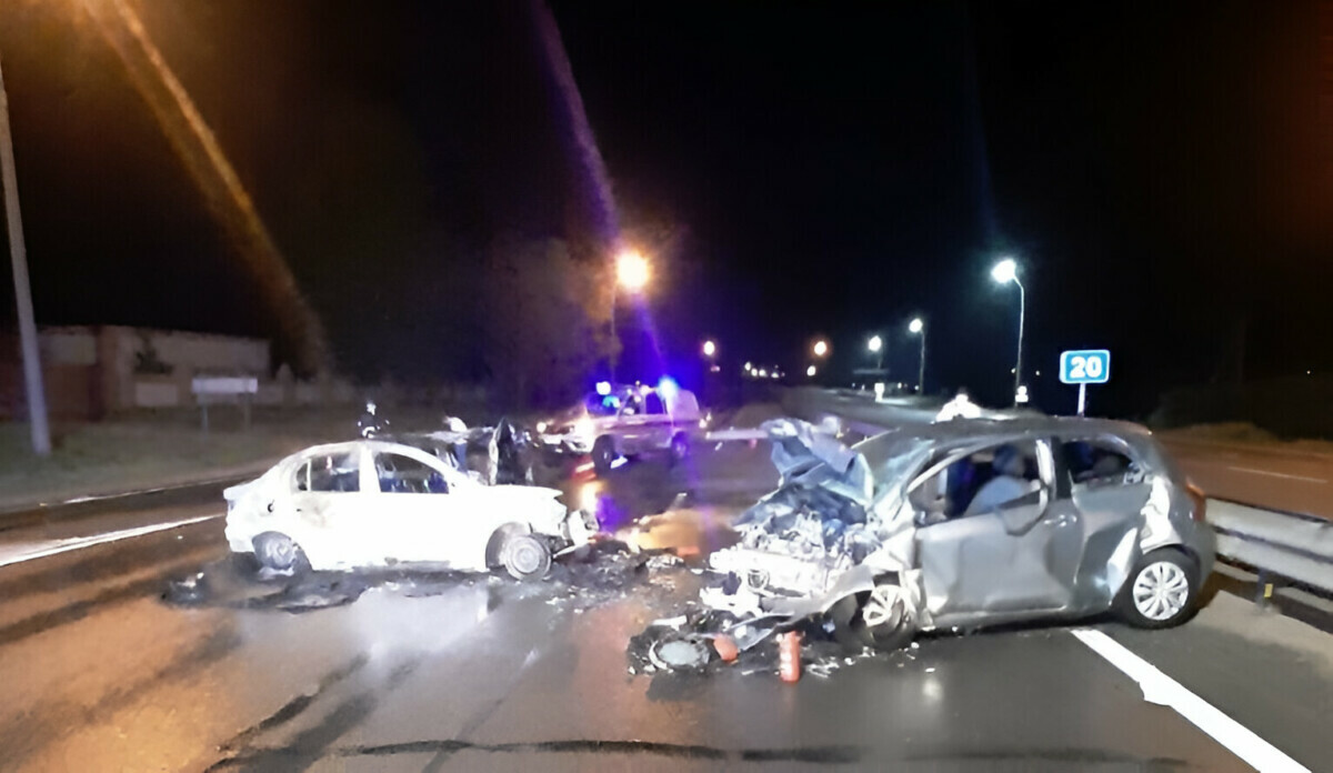 Под Минском два автомобиля врезались лоб в лоб — водители скончались на месте