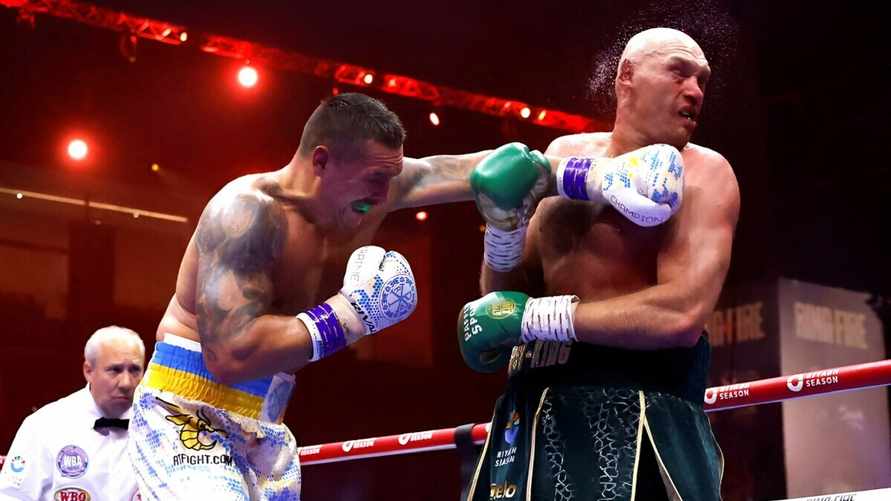 Украинец Усик победил Фьюри и стал абсолютным чемпионом мира по боксу в супертяжёлом весе