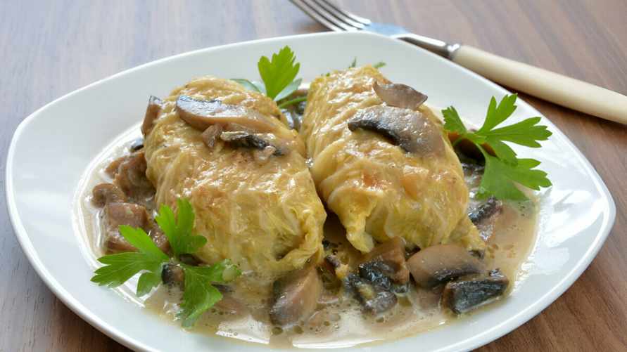 Голубцы под этим соусом разлетаются быстрее, чем пирожки. Какие два ингредиента добавить?