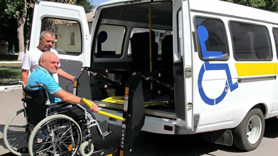 Совмин определил, кто из белорусов может бесплатно воспользоваться социальным такси