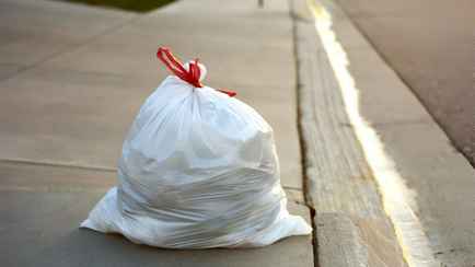 Белорус нашёл мешок с 20 тыс. рублей. Посмотрите, что он с ними сделал