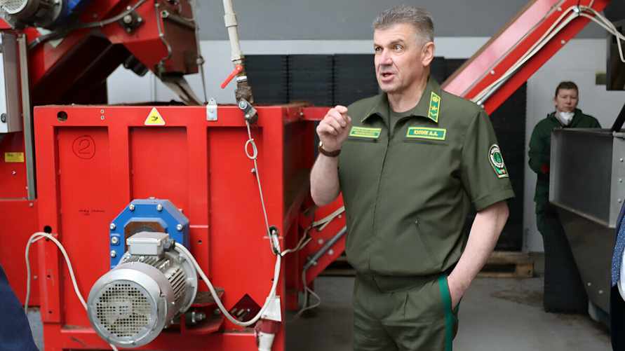 "Чистыми три тысячи рублей" - Белорусский министр потребовал повысить зарплаты этой категории работников