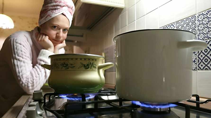 Мингорисполком пообещал сократить период отключения горячей воды. На сколько?