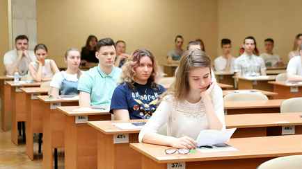 В Минобразования Беларуси рассказали, почему на ЦЭ нельзя сдать бланк за 15 минут до конца
