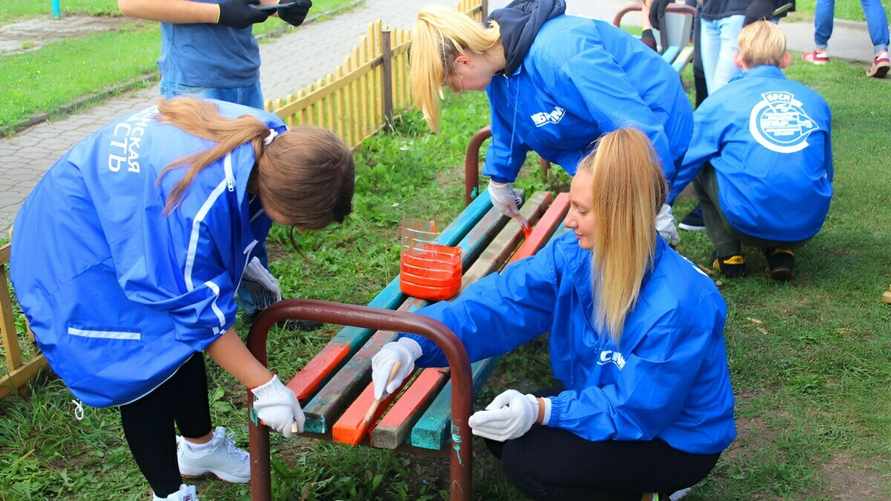 В Минобразования решили запустить "горячую" линию по трудоустройству. Какую работу предложат молодёжи и сколько заплатят?