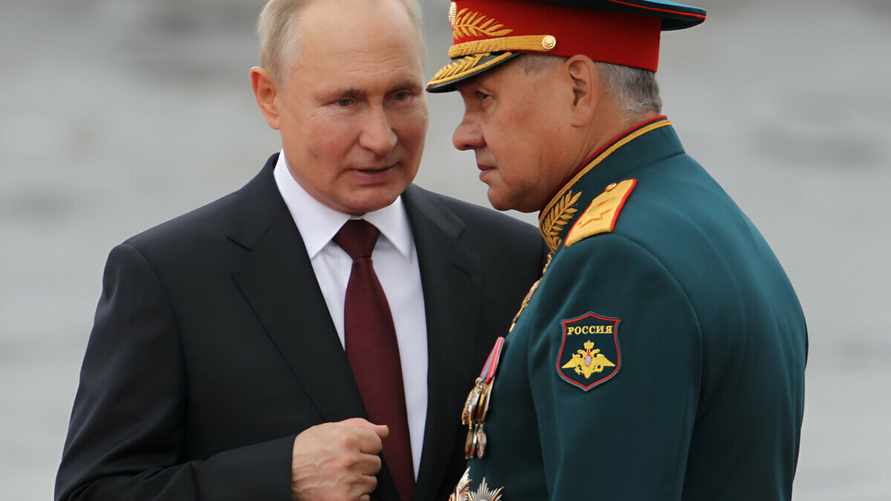 Путин предложил убрать Шойгу с поста министра обороны РФ