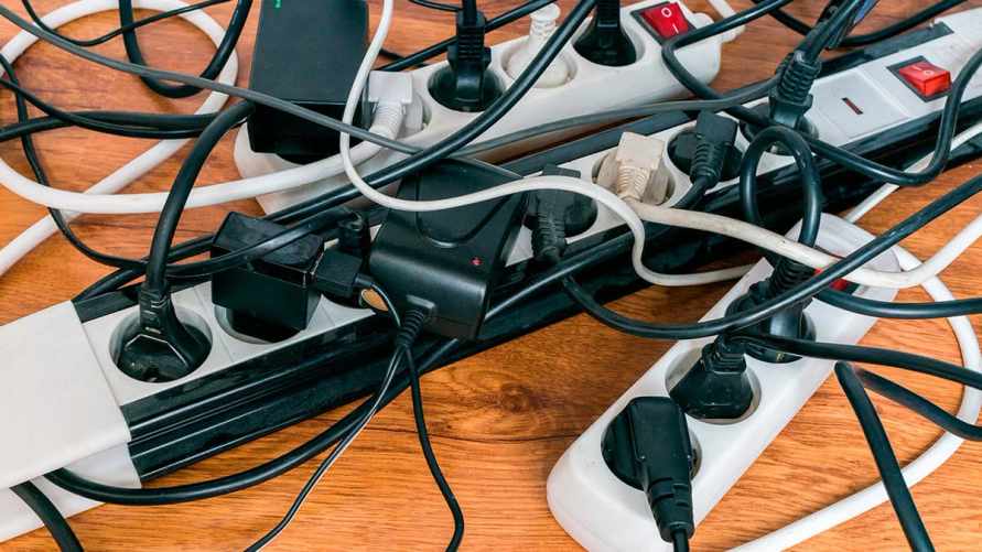 Никогда не подключайте эти устройства к удлинителю. Полезный список, чтобы избежать пожара