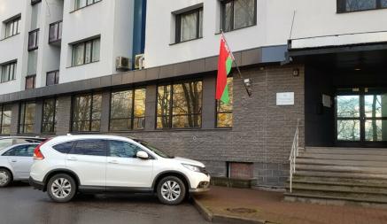 Посольство Беларуси в Эстонии приостановило работу консульской службы. Куда теперь обращаться за визами?
