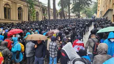 В Грузии студенты объявили забастовку, присоединившись к массовым протестам против «русского закона»