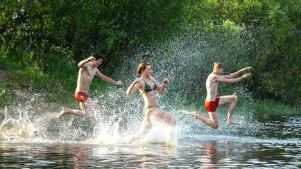 Холодный Неман и тёплая Припять. В каких реках и водоёмах Беларуси уже можно плавать?
