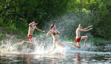 Холодный Неман и тёплая Припять. В каких реках и водоёмах Беларуси уже можно плавать?