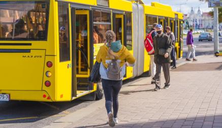 Общественный транспорт Минска начали переводить на летний режим. Какие автобусы и троллейбусы будут ходить реже?