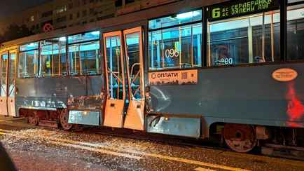 Ночью в Минске грузовик врезался в трамвай — есть пострадавшие