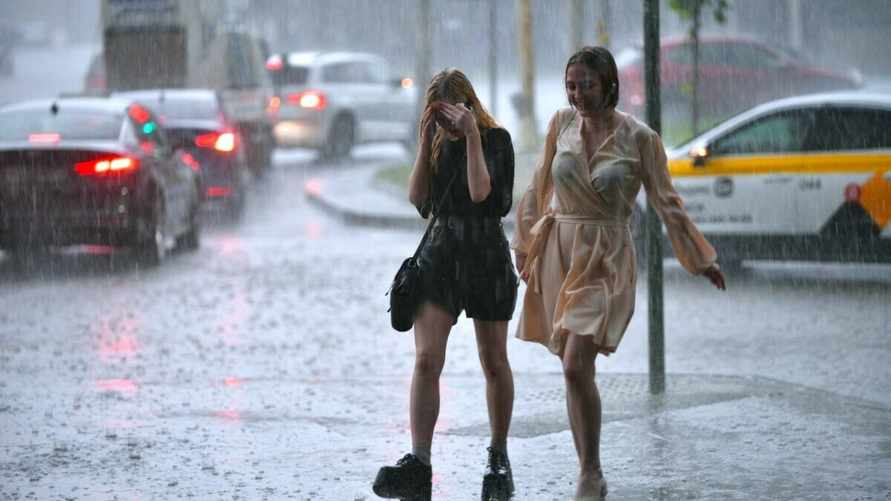 Ливни, туман и град. Синоптики предупредили белорусов о "скоротечных грозовых дождях". Когда накроет?