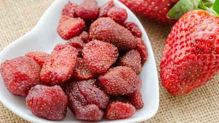 Лучше любых конфет. Как заготовить цукаты из клубники на зиму?