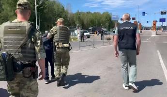 В МВД показали видео, как экстрадировали в Литву в «Каменном Логе» двух преступников