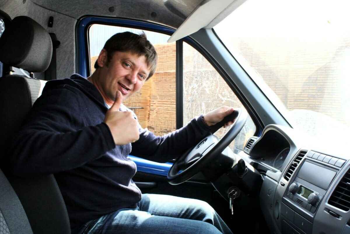 Зарплата от 4000 рублей. Какие из предприятий Беларуси приглашают на работу водителей, штукатуров и плотников?