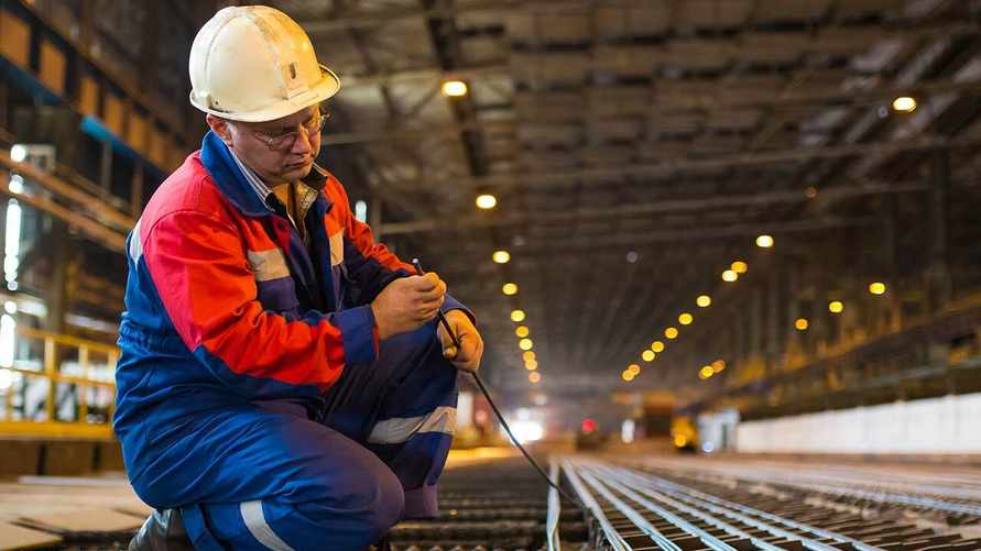 БМЗ опубликовал более 200 вакансий с зарплатами до 4000 рублей. Сколько — кладовщику, а сколько — мастеру?