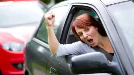 В ГАИ напомнили, когда белорускам нельзя водить транспорт. А когда им можно не пристёгиваться?