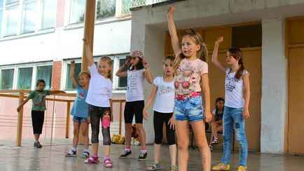 В Минобразования Беларуси рассказали, можно ли отправить ребёнка в лагерь другой школы