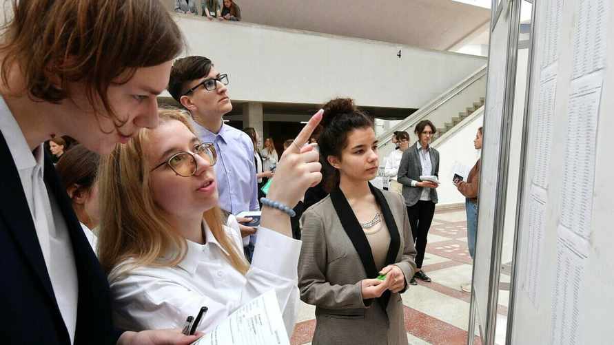 Белорусские вузы начали вступительную кампанию для «целевиков». Когда нести документы остальным?