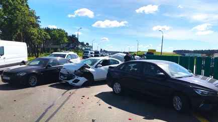 На МКАД столкнулись 5 автомобилей. Что стало причиной?