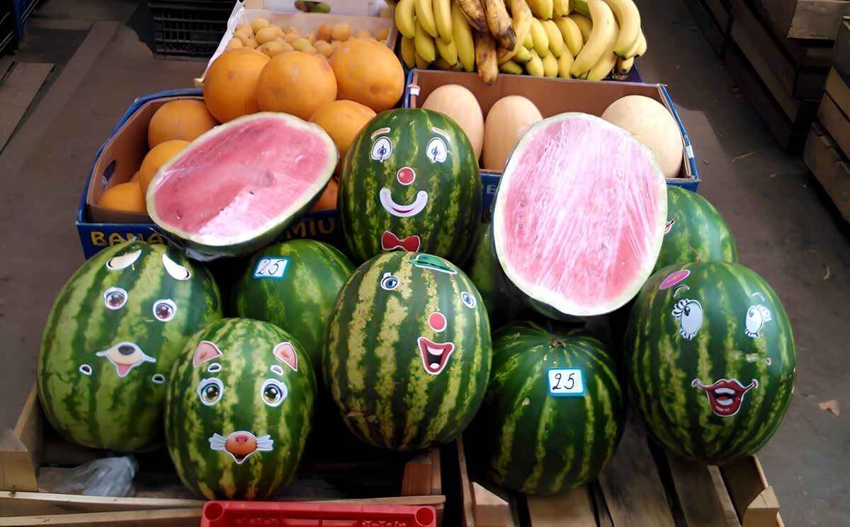 Как белорусам выбрать идеальный арбуз в июне? Эксперты рассказали, можно ли их покупать так рано