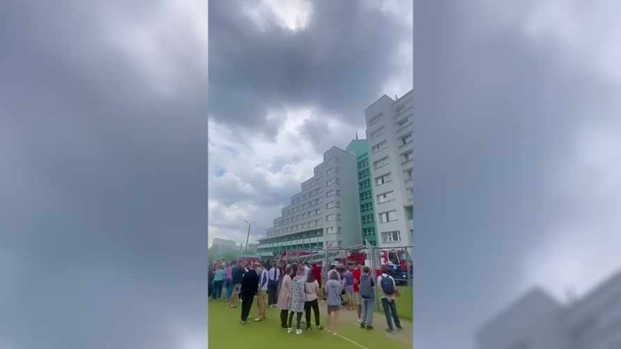 В МЧС сообщили о большом скоплении спецтехники у общежития БНТУ. Что известно?