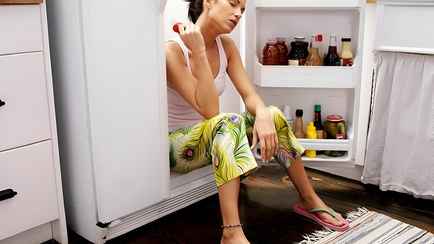 Носки в морозилке и не только. Собрали 10 хитростей, чтобы комфортно жить в жару без кондиционера