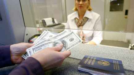 Штраф — до 6000 рублей. В МВД пояснили, когда белорусам грозит «административка» за обмен валюты