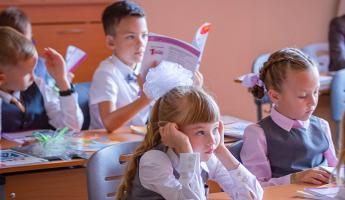 Иванец рассказал, какие анкеты просят заполнять школьников в Беларуси каждую неделю