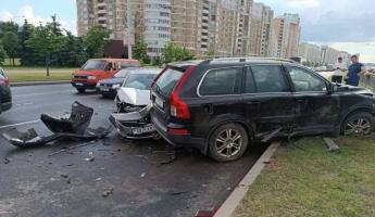 В Минске в массовом ДТП столкнулись шесть иномарок