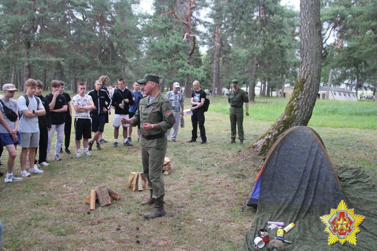 Минобороны показало, чем занимаются подростки в белорусских военно-патриотических лагерях