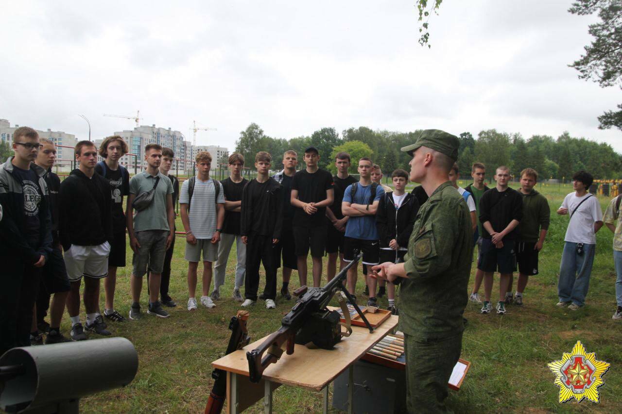 Минобороны показало, чем занимаются подростки в белорусских военно-патриотических лагерях