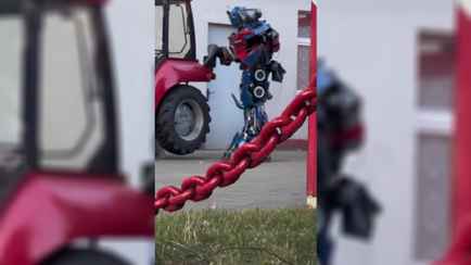 «Это МТЗамблби» — В Беларуси заметили ворующего топливо робота-трансформера