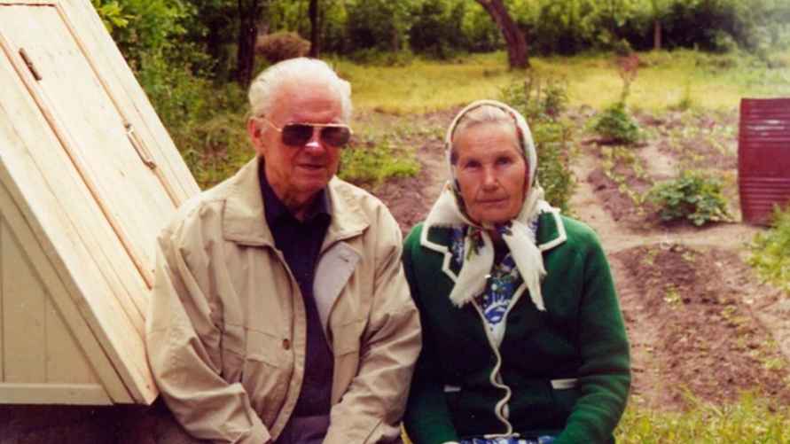 Вместе со своей сестрой в д. Бычки