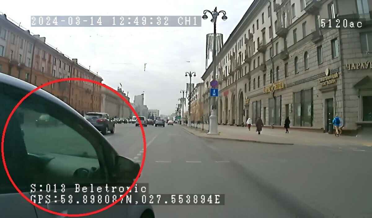 Виноват навигатор? Бесправница "подрезала" автобус в Минске и получила "уголовку"