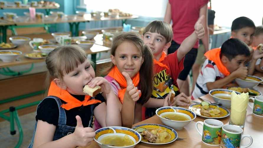 1100 рублей за 15 дней. "Белпочта" опубликовала 3 вакансии для подработки в летнем лагере
