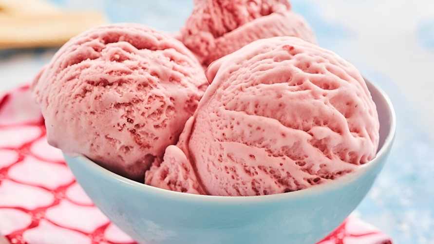 Как быстро приготовить мороженое без сахара? Этот фрукт придаст сладость и кремовую текстуру