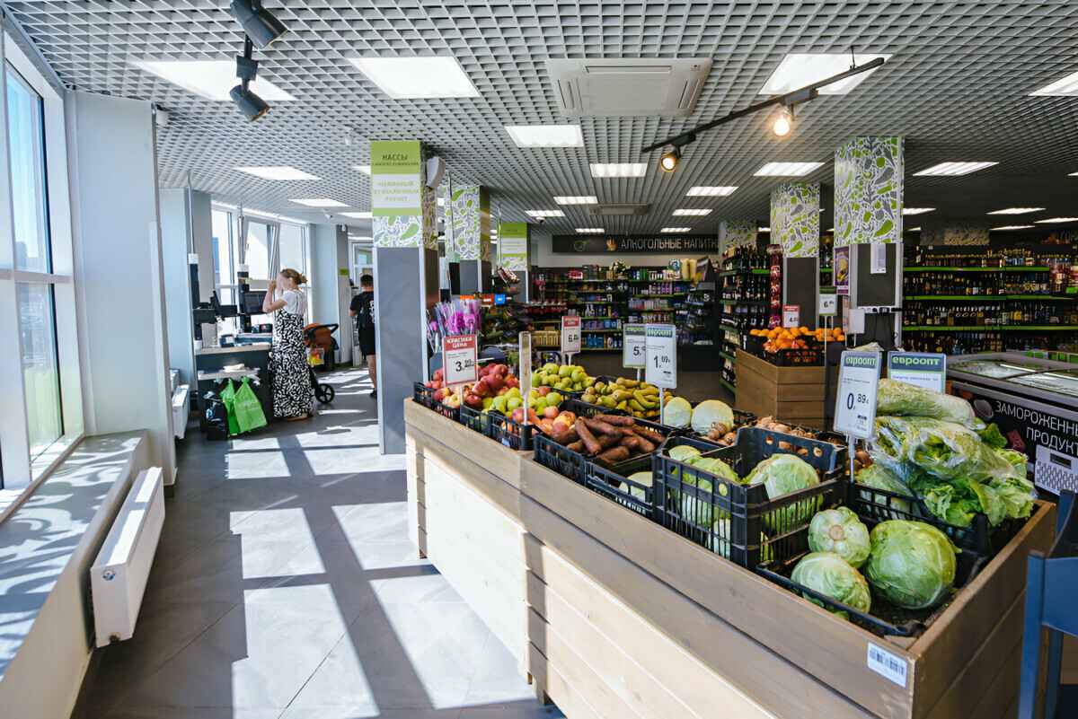 В Минске открыли первый в стране "Евроопт" без продавцов. А наличными расплатиться можно?