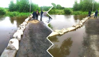 В Ельске из-за аномального ливня МЧС начали возводить дамбы и отселять людей из подтопленных домов